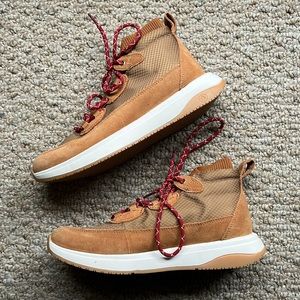 NURTURE Response Elias Mixed Material Platform High Top Hiking Sneakers Size 8.5